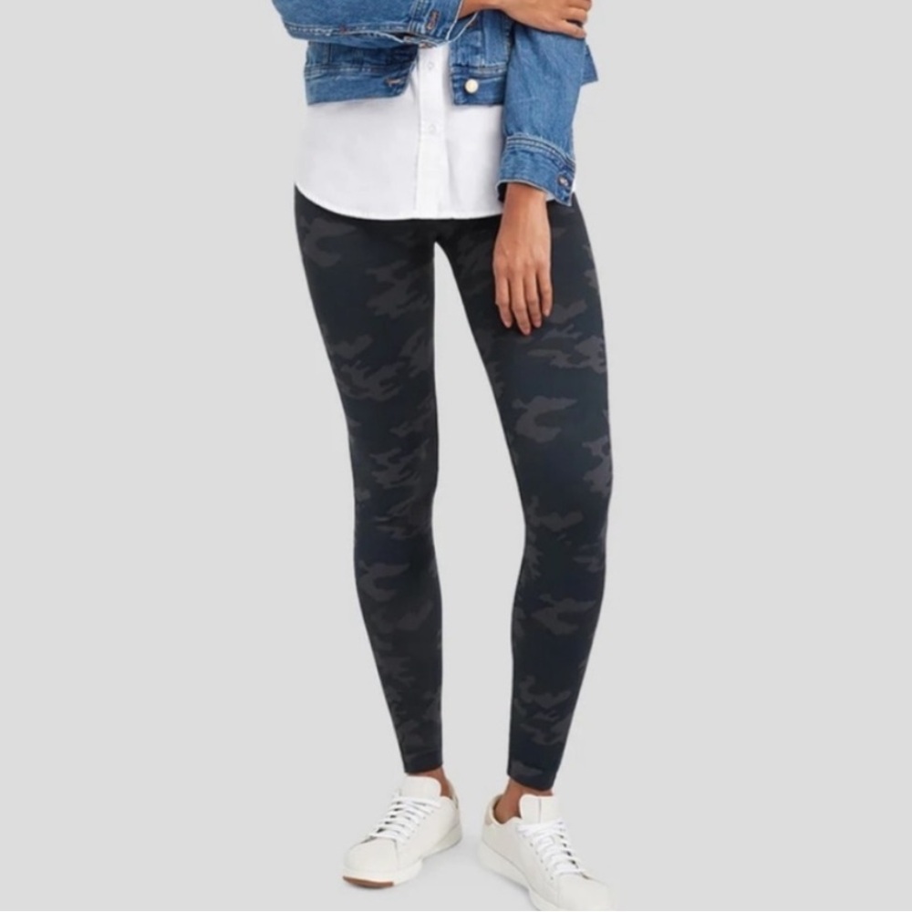SPANX Women’s Medium Black Camo High-Waist Compression Leggings